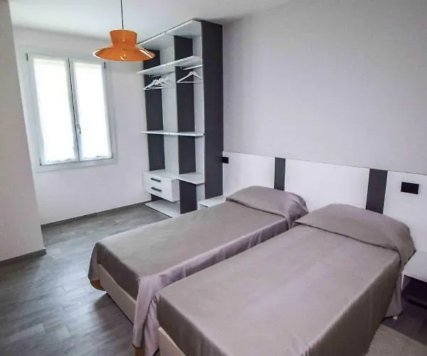 Gambisa Street Πανσιόν *