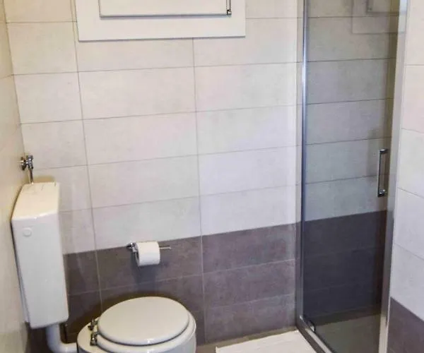 Gambisa Street Πανσιόν Soliera